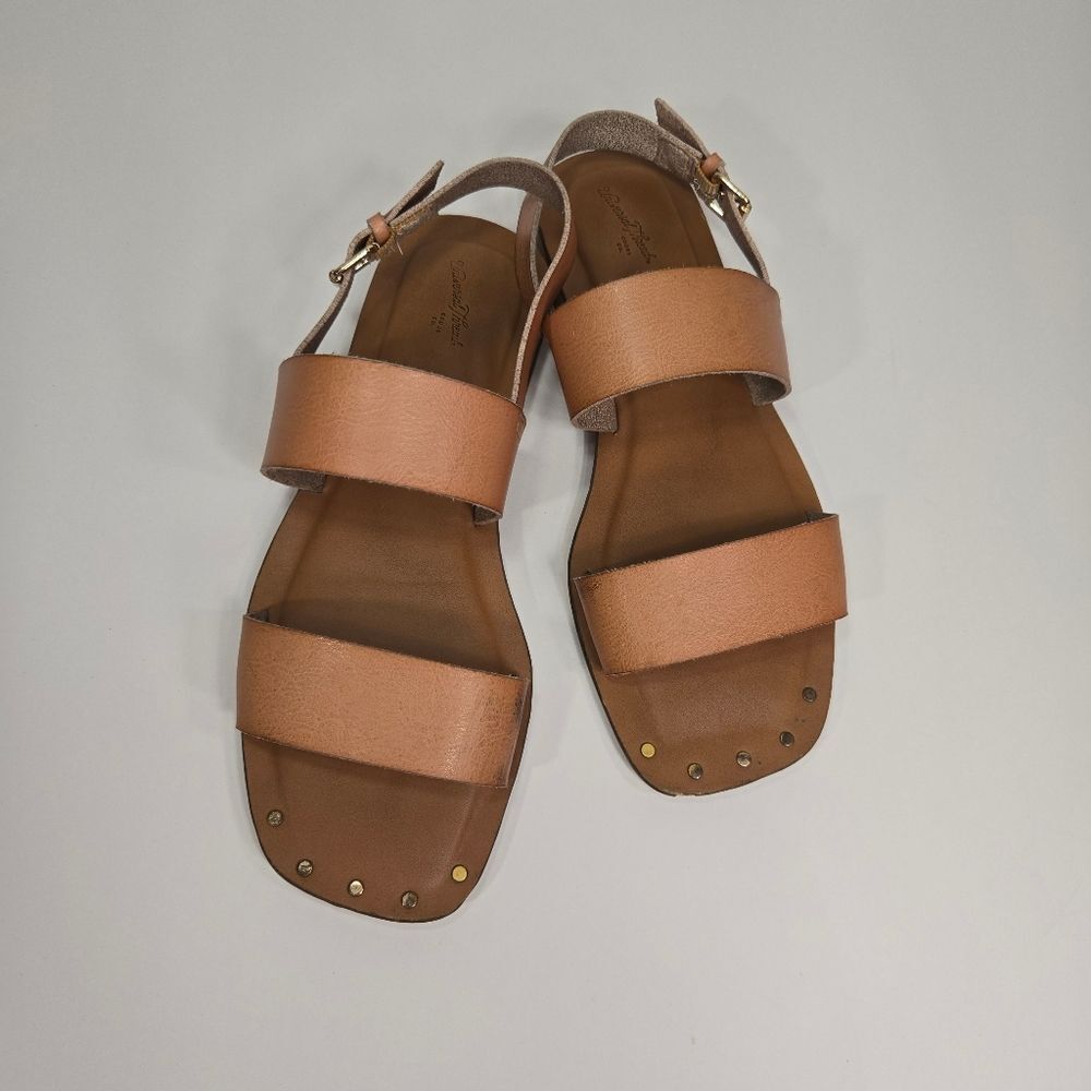 Universal Thread like new sandals - Picture 13 of 16